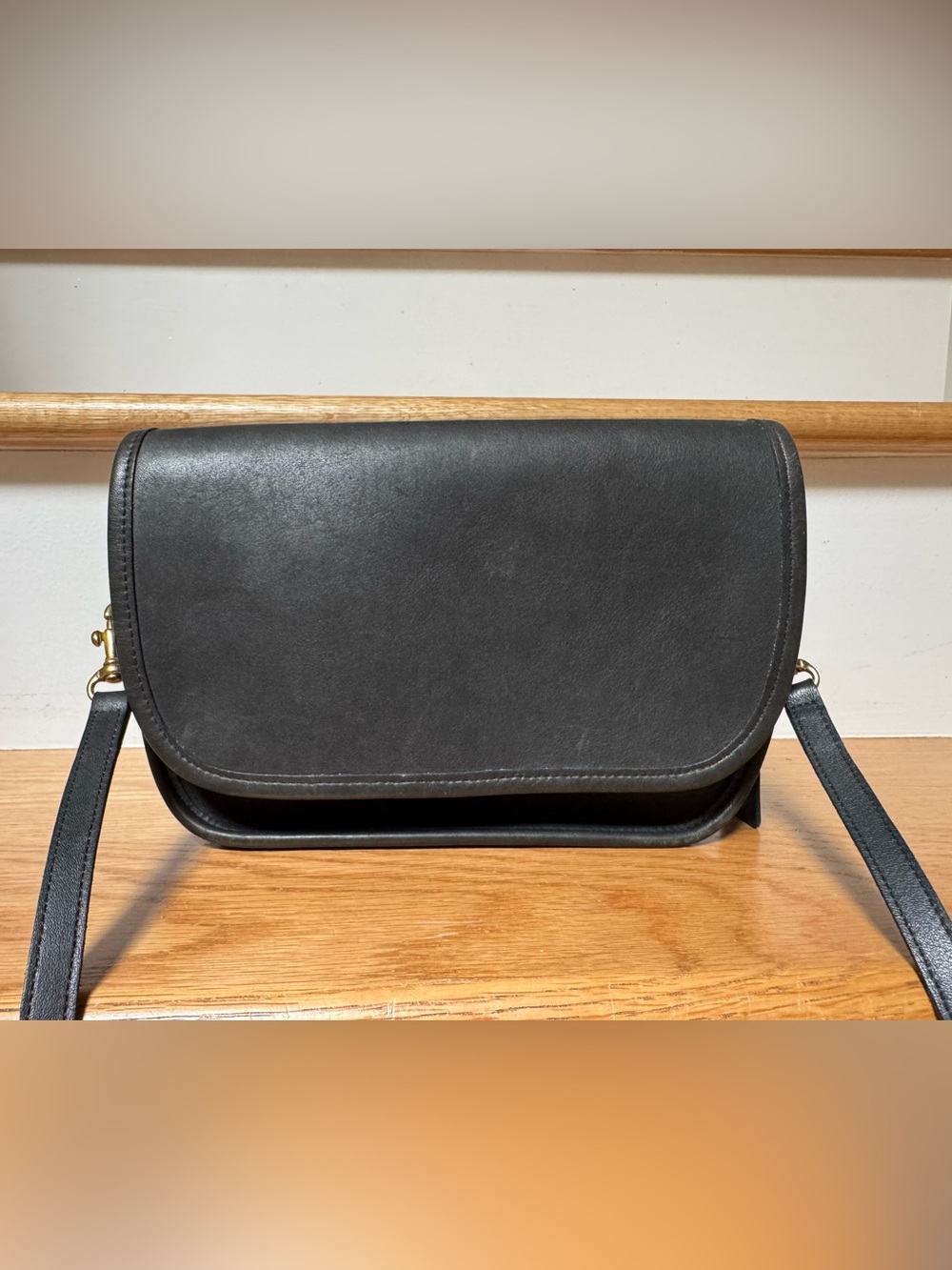 Vintage Coach Ritchie Flap 9937 Navy/ Black Leather Clutch Crossbody